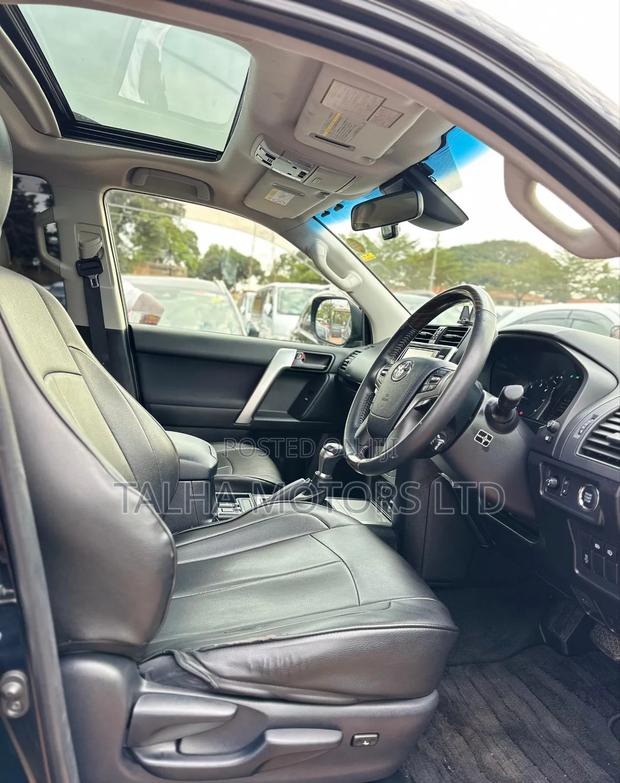 Toyota Land Cruiser Prado 2017 Black