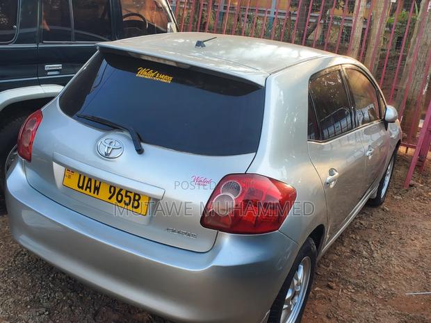 Toyota Auris 2010 Silver