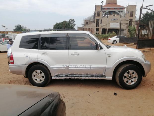 Mitsubishi Pajero 2004 White
