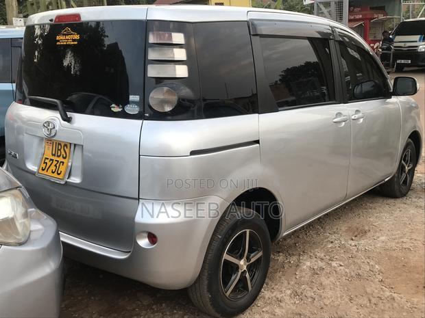 Toyota Sienta 2008 Silver