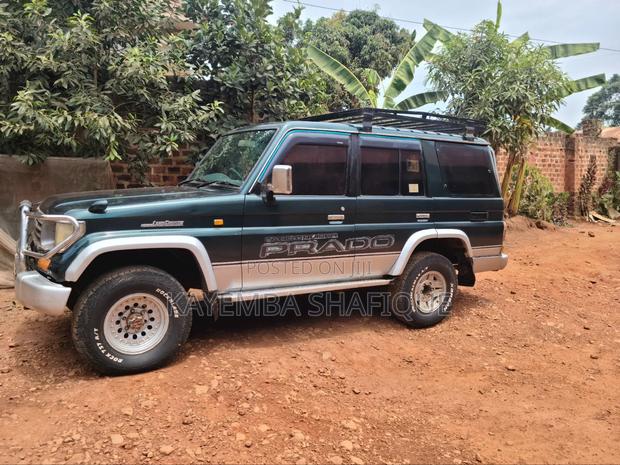 Toyota Land Cruiser 2001 Green