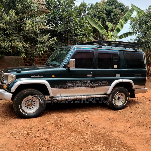 Toyota Land Cruiser 2001 Green