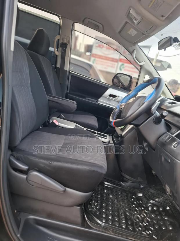 Toyota Noah 2013 Black