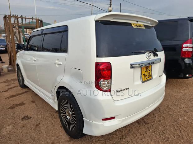 Toyota Corolla Rumion 2009 White