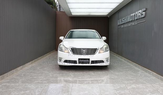 Toyota Crown 2012 White