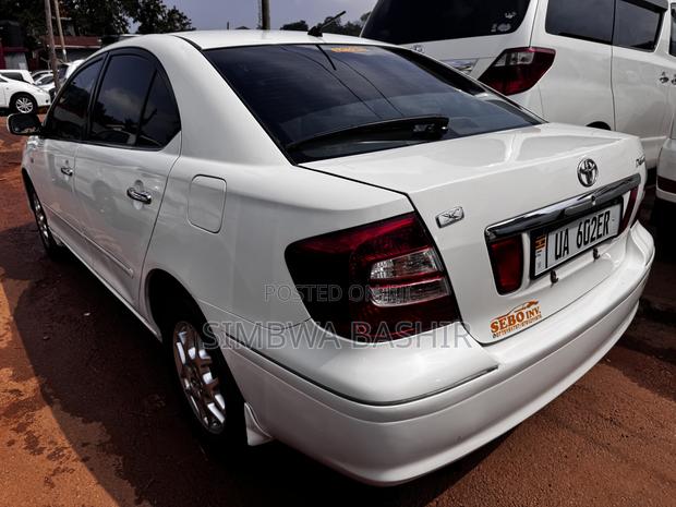 Toyota Premio 2005 White