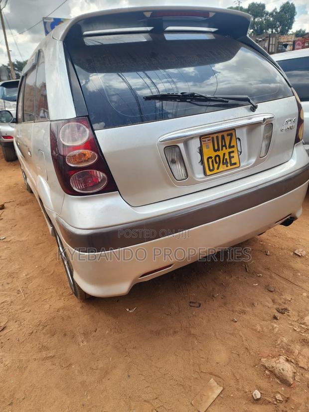 Toyota Nadia 2002 Silver