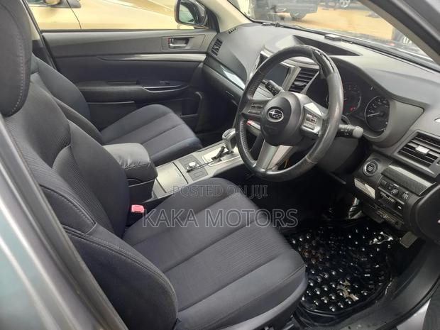 Subaru Legacy 2010 Silver