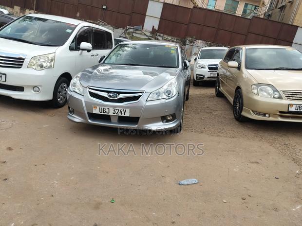 Subaru Legacy 2010 Silver