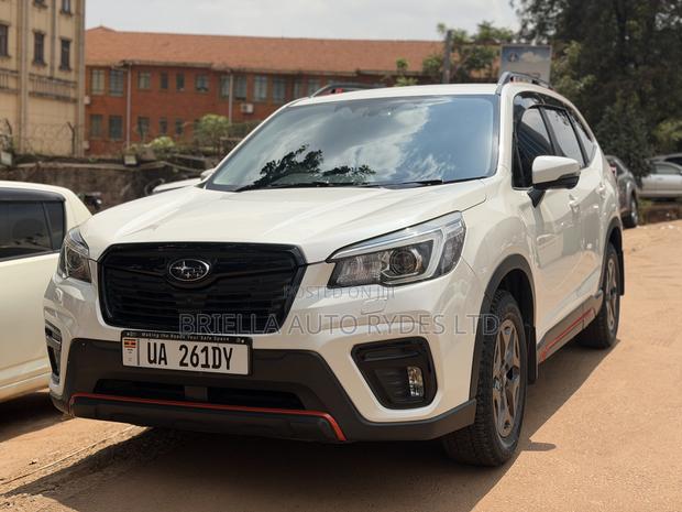 Subaru Forester 2018 White