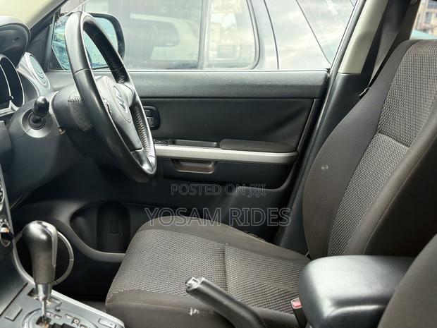 Suzuki Escudo 2010 Silver
