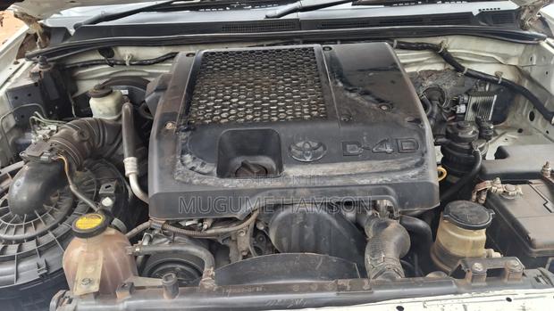 Toyota Hilux 2012 White