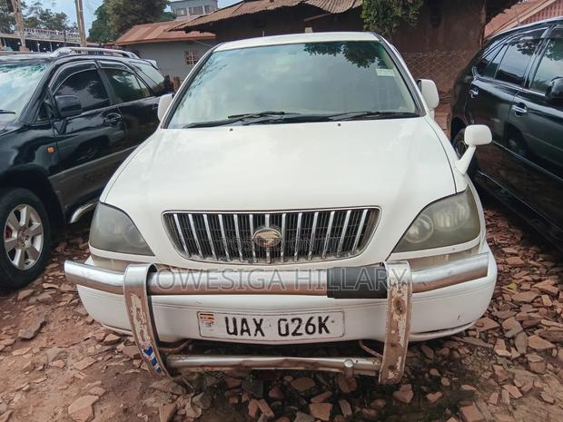 Toyota Harrier 2003 White