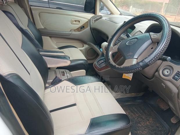Toyota Harrier 2003 White