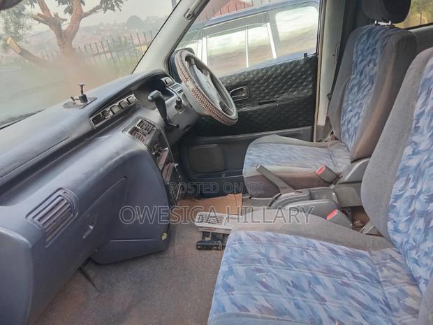 Toyota Noah 2002 Red