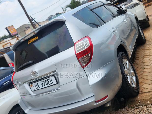 Toyota Vanguard 2009 Silver