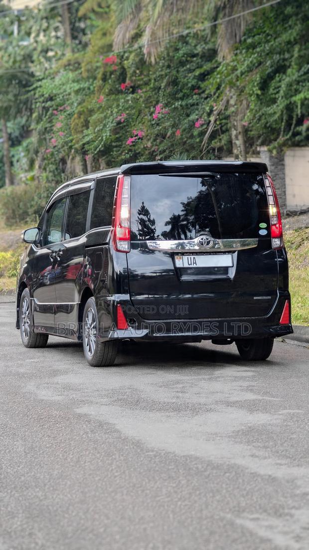 Toyota Noah 2015 Black