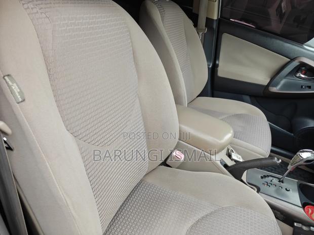 Toyota Vanguard 2011 Silver