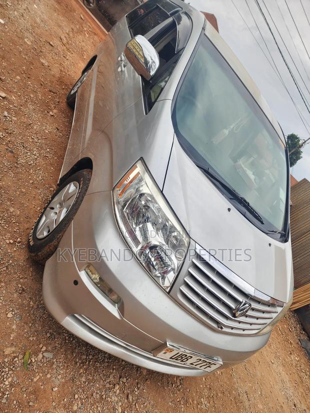 Toyota Alphard 2005 Silver