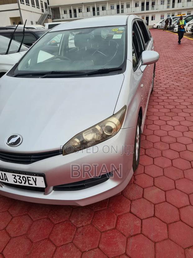 Toyota Wish 2012 Silver