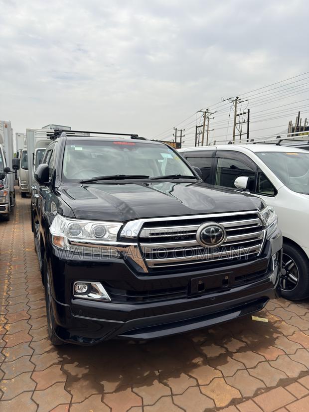 Toyota Land Cruiser 4.6 V8 ZX 2017 Black