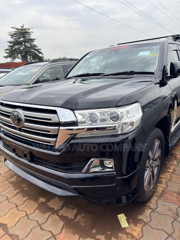 Toyota Land Cruiser 4.6 V8 ZX 2017 Black