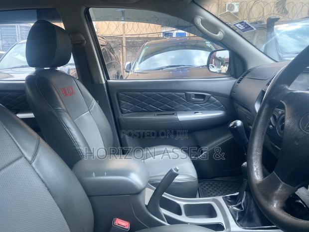 Toyota Hilux 2.5 D-4D SRX 2010 White