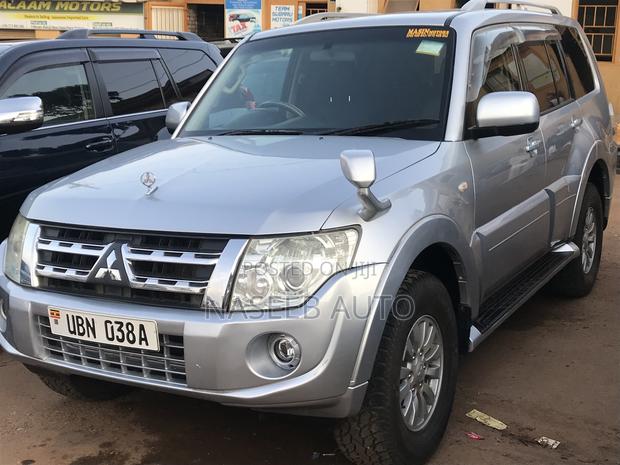 Mitsubishi Pajero 2014 Silver