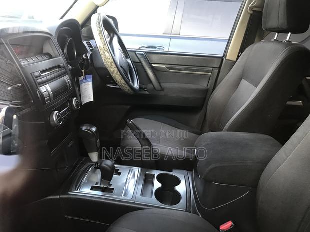 Mitsubishi Pajero 2014 Silver