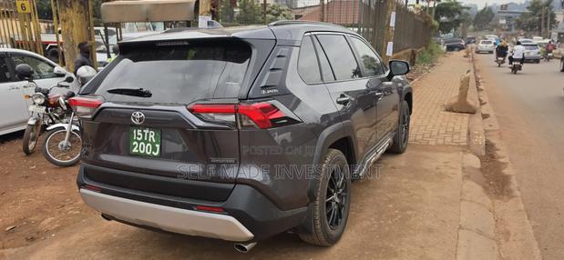 Toyota RAV4 2021 Gray