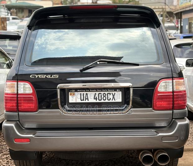 Toyota Land Cruiser Cygnus 4.7 2003 Beige