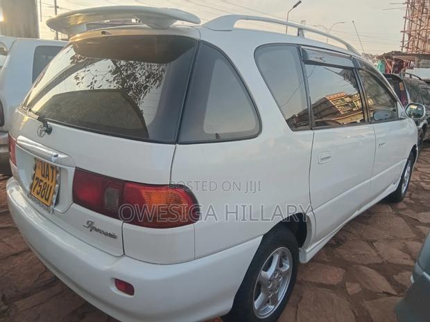 Toyota Ipsum 1996 White