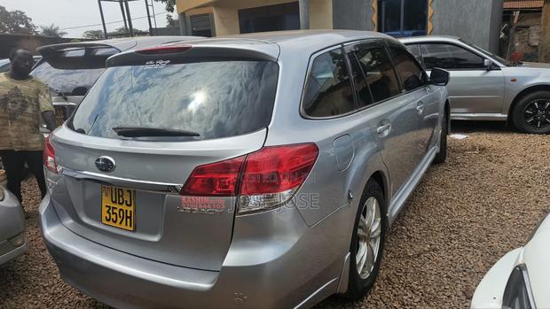 Subaru Legacy 2011 Silver