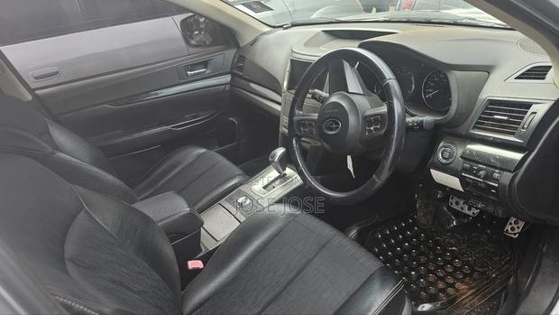 Subaru Legacy 2011 Silver