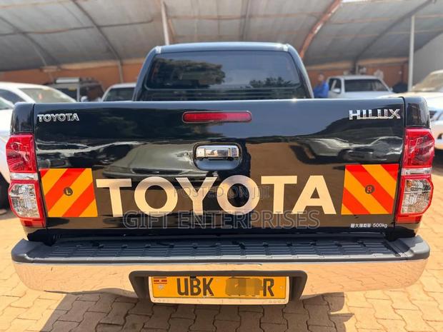 Toyota Hilux 2008 Black