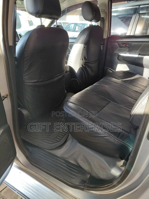 Toyota Hilux 2015 Gray