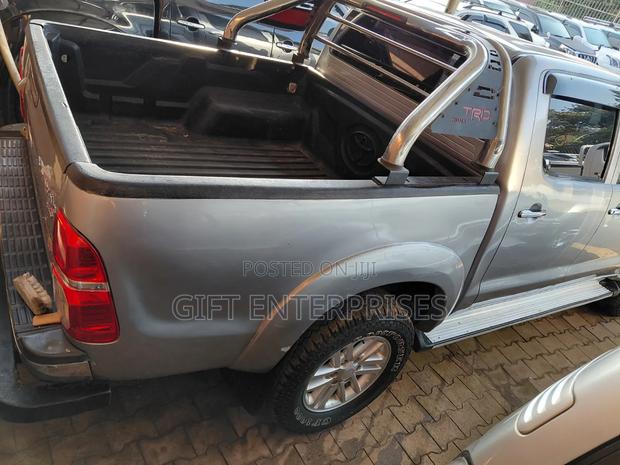 Toyota Hilux 2015 Gray