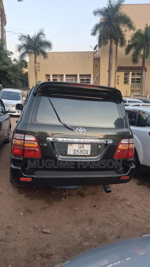 Toyota Land Cruiser 2000 Gray