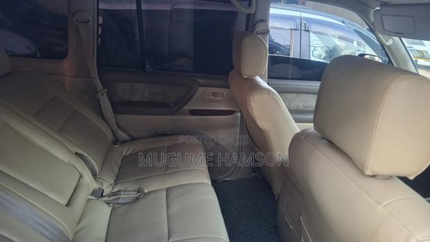 Toyota Land Cruiser 2000 Gray