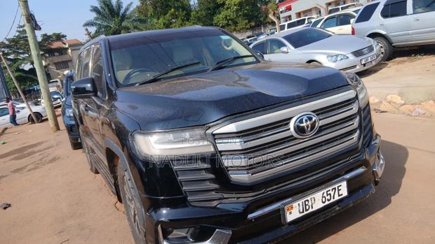 Toyota Land Cruiser Prado 2018 Black