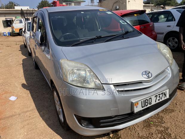 Toyota Ractis 2017 Silver