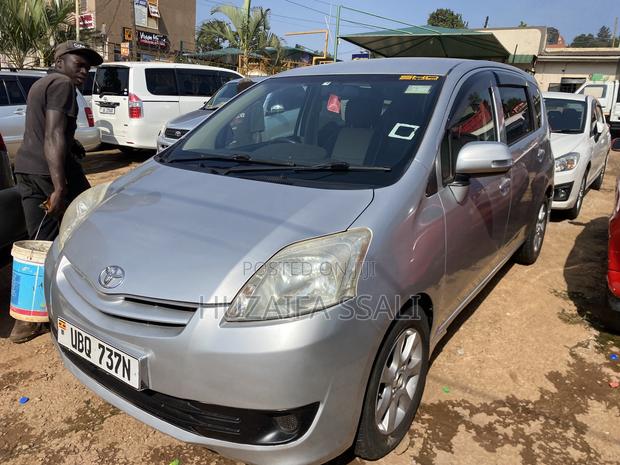 Toyota Ractis 2017 Silver