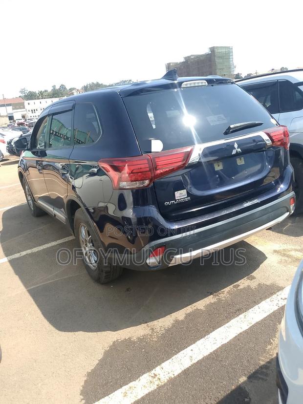 Mitsubishi Outlander 2017 Blue