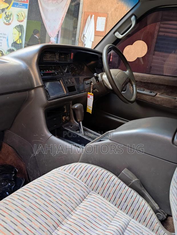 Toyota Grand HiAce 1999 Gold