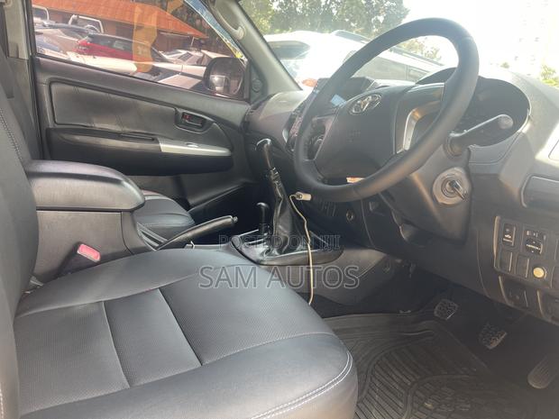 Toyota Hilux 2014 Silver