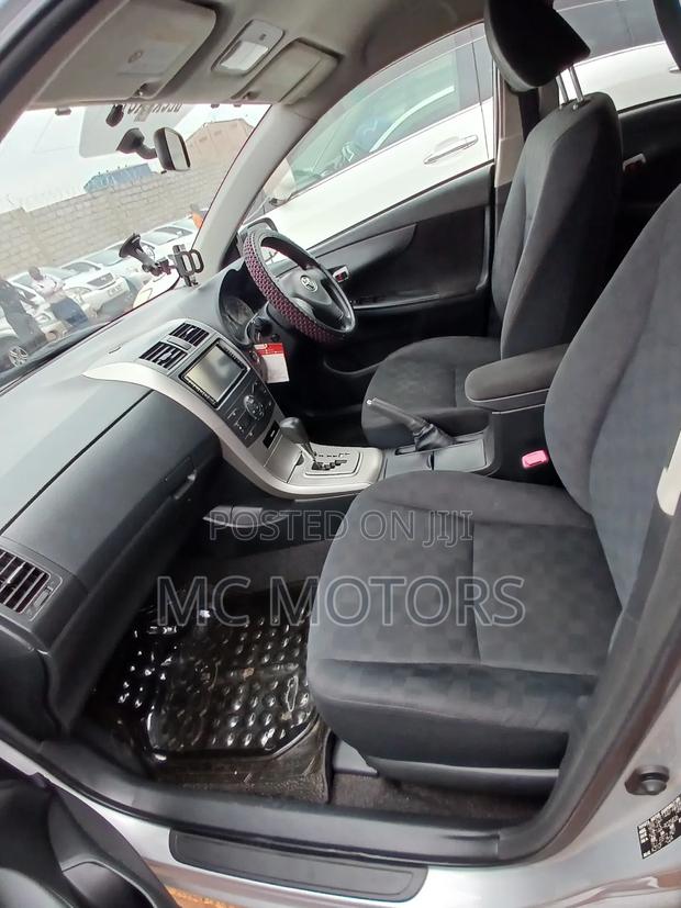 Toyota Corolla Fielder 2010 Silver