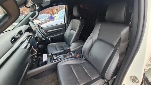 Toyota Hilux 2020 White