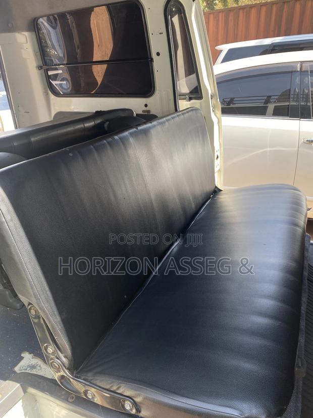 Toyota Noah 2.0 AWD (8 Seater) 2001 White