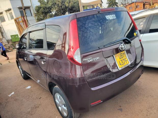 Toyota Passo Sette 2010 Burgundy