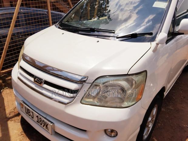 Toyota Noah 2006 White